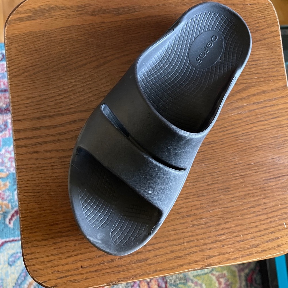 Offos womens 8 black, right slide only